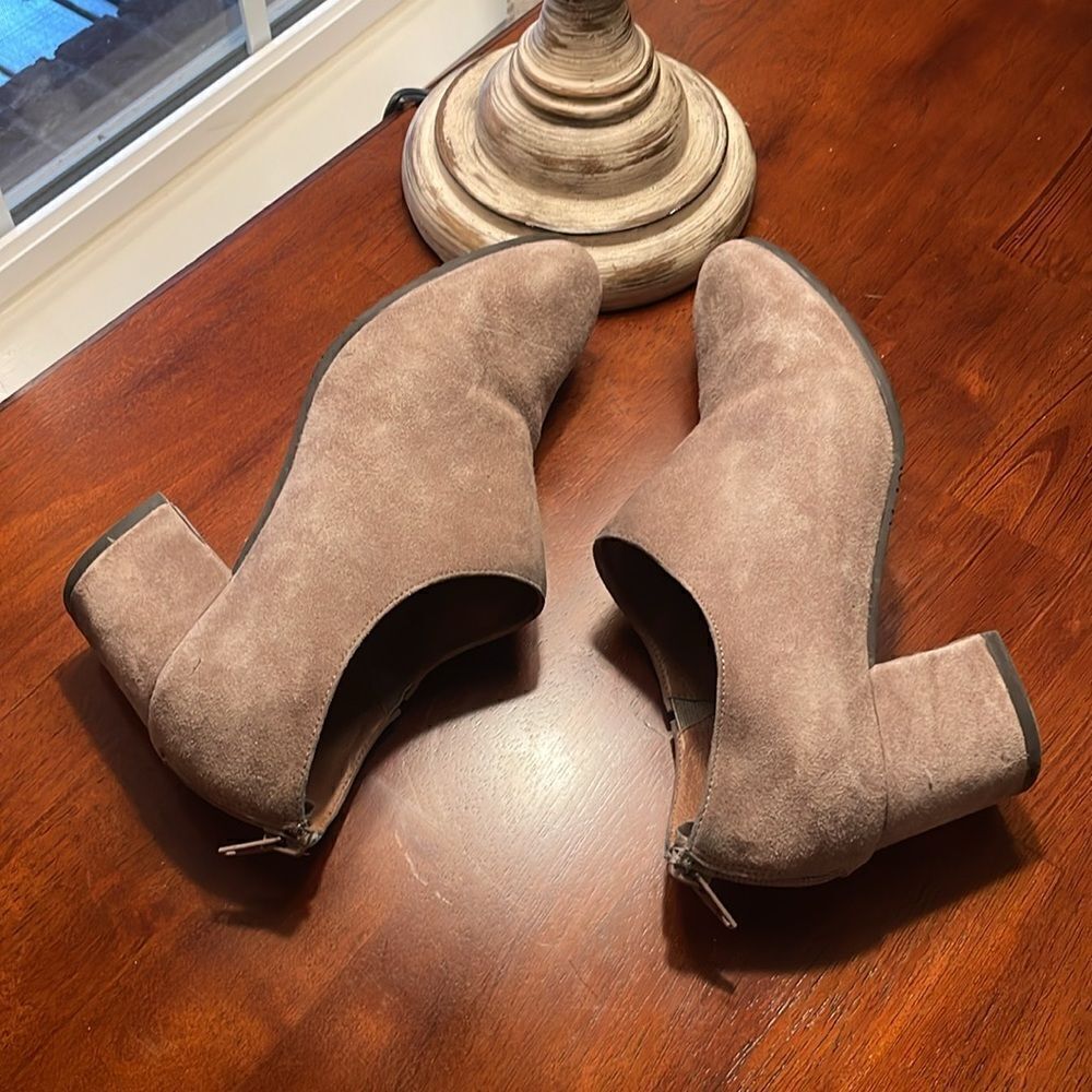 Chocolat Blu Orra Block Heel Bootie - Size 7 - Go… - image 8